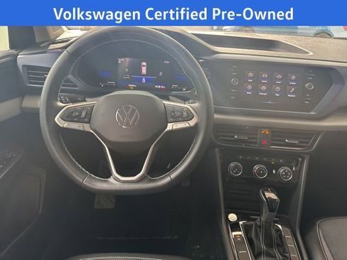 Certified 2023 Volkswagen Taos SE w/ Panoramic Sunroof Package image 22