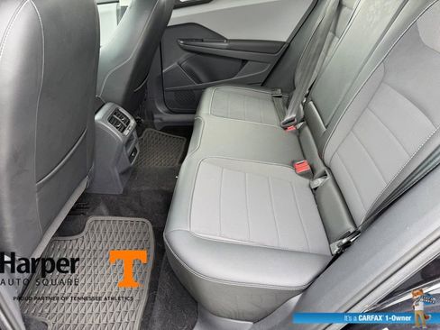 Used 2023 Volkswagen Taos SE w/ Panoramic Sunroof Package image 10