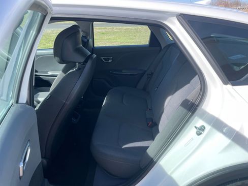 Used 2025 Kia K4 LXS image 24