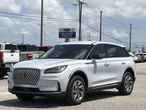 Used 2025 Lincoln Corsair FWD w/ Equipment Group 101A image 8