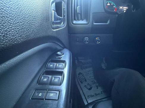 Used 2015 Chevrolet Colorado Z71 image 25