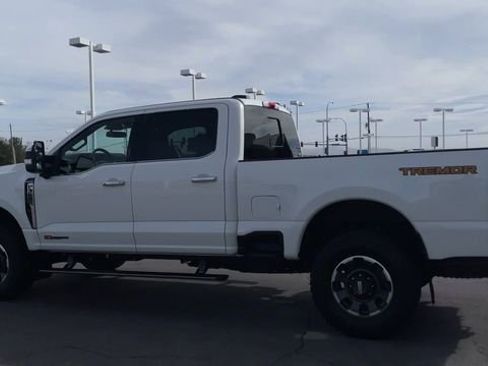 Used 2024 Ford F350 Platinum w/ Tremor Off-Road Package AWD/4WD image 7