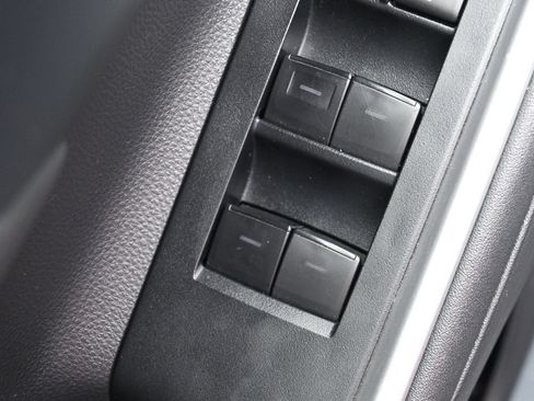 Used 2023 Toyota Highlander L AWD/4WD image 14