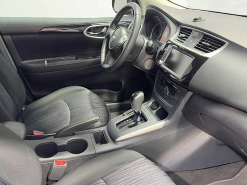Used 2019 Nissan Sentra SV FWD image 12
