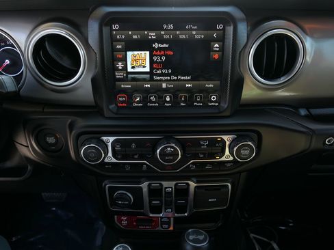 Used 2021 Jeep Wrangler Unlimited Rubicon AWD/4WD image 18