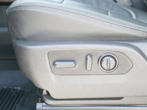 Certified 2022 Chevrolet Silverado 2500 High Country w/ Safety Package II image 16