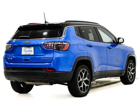 Used 2025 Jeep Compass Limited AWD/4WD image 5