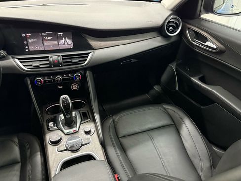 Used 2020 Alfa Romeo Giulia Ti w/ Nero Edizione AWD/4WD image 9