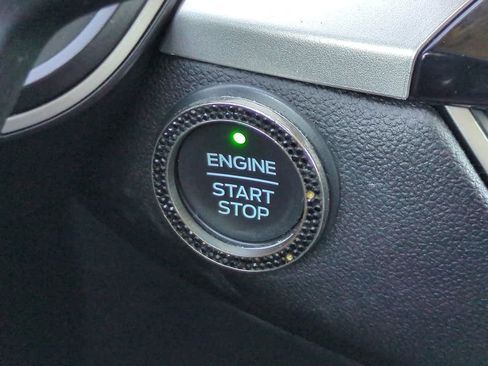 Used 2020 Ford Escape SE image 26