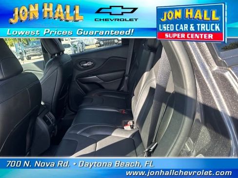 Used 2022 Jeep Cherokee Limited image 25