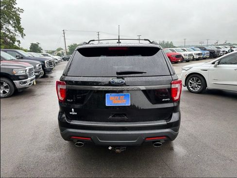 Used 2019 Ford Explorer XLT w/ Equipment Group 202A AWD/4WD image 6
