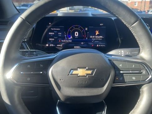 Used 2025 Chevrolet Suburban Premier image 43