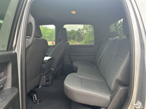 Used 2024 RAM 3500 Tradesman w/ Chrome Appearance Group AWD/4WD image 9