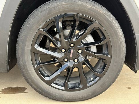 Certified 2023 GMC Terrain SLT w/ Tech Package image 10