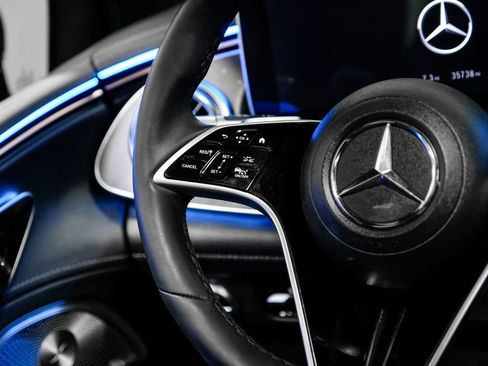 Used 2023 Mercedes-Benz EQS 450+ SUV image 17