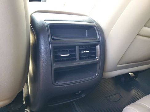 Used 2018 Cadillac XT5 Luxury w/ Driver Awareness Package image 15