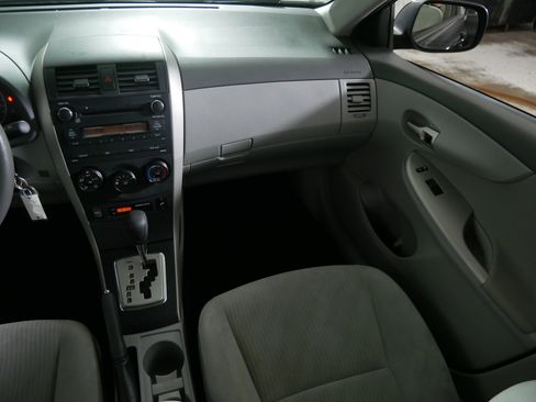 Used 2010 Toyota Corolla LE image 11