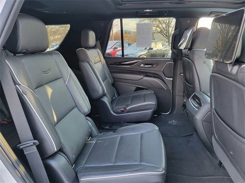 Used 2021 Cadillac Escalade Sport w/ LPO, Illumination Package image 17