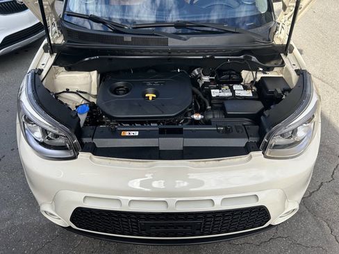 Used 2016 Kia Soul ! w/ Premium Package image 17