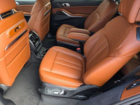 New 2026 BMW X7 M60i image 12