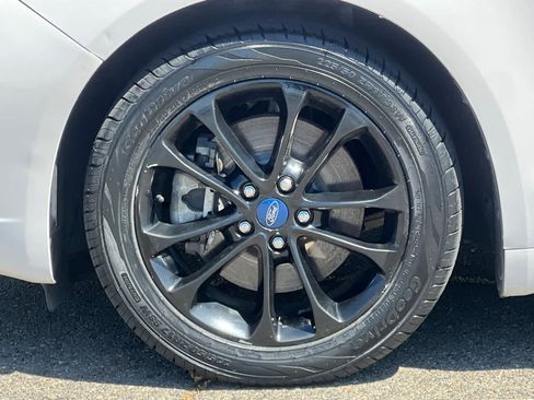 Used 2019 Ford Fusion Energi Titanium FWD image 31