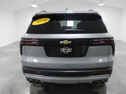 Used 2024 Chevrolet Traverse LT image 8