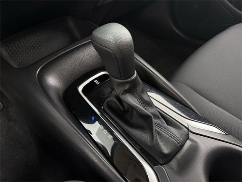 Used 2025 Toyota Corolla LE image 19