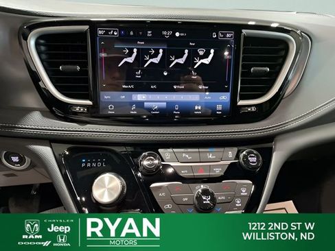 New 2026 Chrysler Pacifica Select image 27