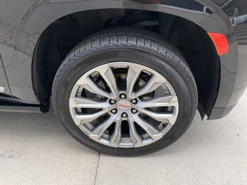 Used 2022 GMC Yukon XL Denali AWD/4WD image 23