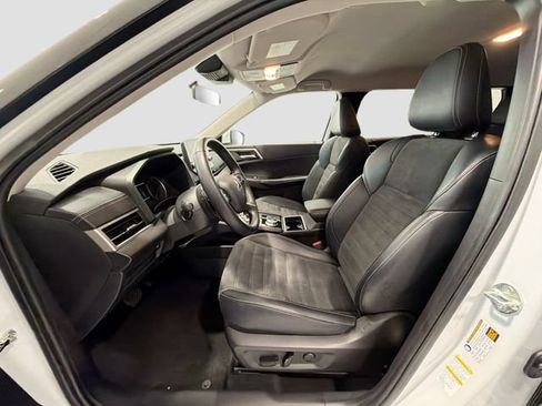Used 2023 Mitsubishi Outlander SE FWD image 19