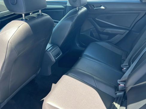 Used 2019 Volkswagen Jetta SE w/ Cold Weather Package FWD image 12
