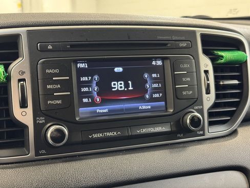 Used 2017 Kia Sportage LX image 36