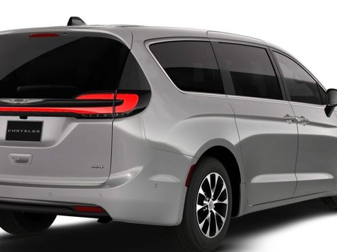 New 2026 Chrysler Pacifica Select image 2