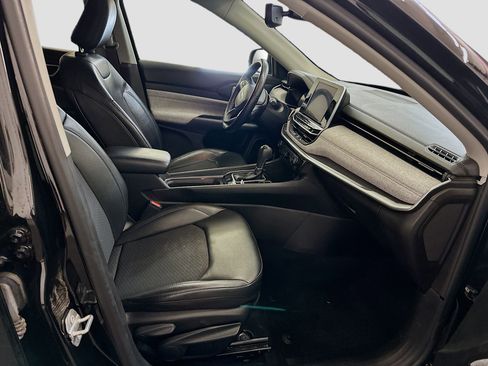 Used 2022 Jeep Compass Latitude w/ Convenience Group image 32