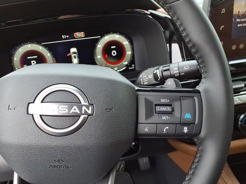 New 2026 Nissan Pathfinder Platinum image 11