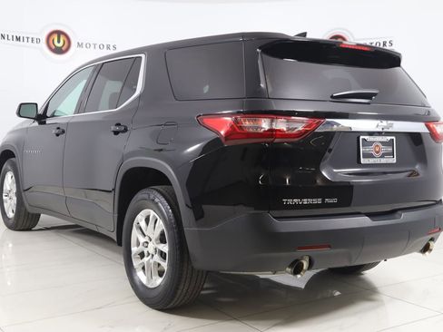 Used 2021 Chevrolet Traverse LS image 4