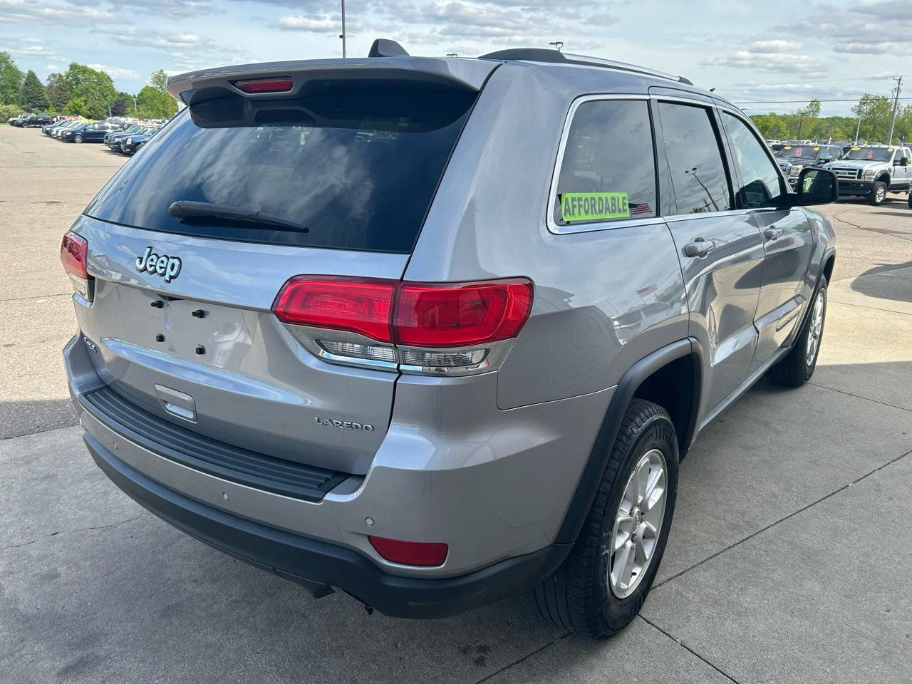 Used 2018 Jeep Grand Cherokee Laredo AWD/4WD image 5