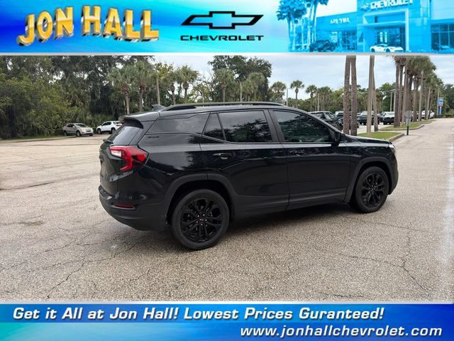 Used 2022 GMC Terrain SLE w/ Driver Convenience Package FWD image 11