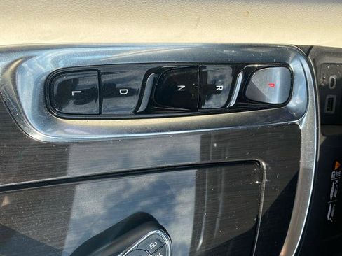 Used 2024 Buick Enclave Essence w/ Sport Touring Edition FWD image 22