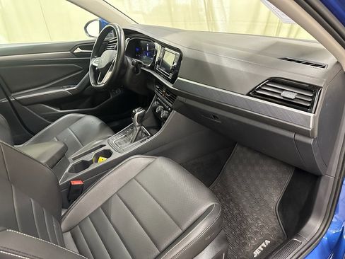 Used 2023 Volkswagen Jetta SE image 25