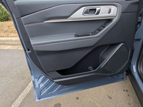 New 2026 Ford Explorer Active image 9