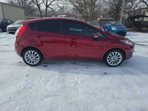 Used 2014 Ford Fiesta SE w/ Equipment Group 201A image 4
