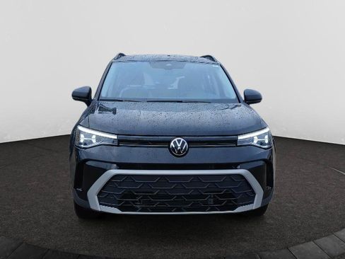 Used 2025 Volkswagen Taos S w/ Taos MDO Package FWD image 2