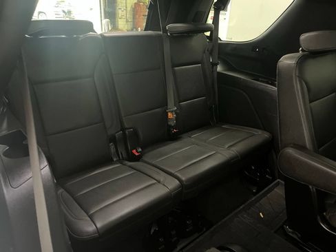 Used 2024 Chevrolet Tahoe Z71 w/ Luxury Package AWD/4WD image 21