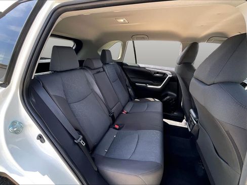 Used 2025 Toyota RAV4 XLE FWD image 20