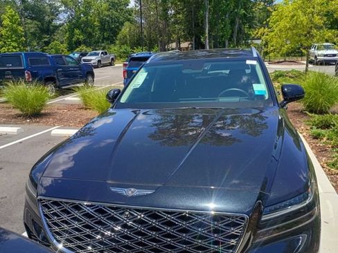 Used 2025 Genesis GV80 3.5T Advanced AWD/4WD image 2