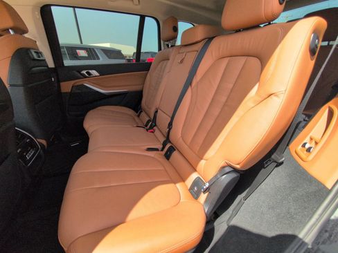 Used 2022 BMW X7 xDrive40i w/ Premium Package AWD/4WD image 28