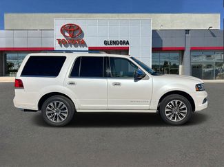 Used 2017 Lincoln Navigator Select video 2