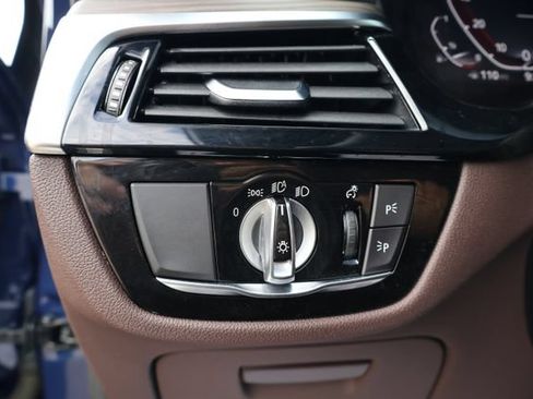 Used 2022 BMW 540i w/ Executive Package RWD image 17