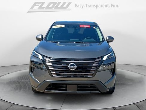 Used 2026 Nissan Rogue SV FWD image 2